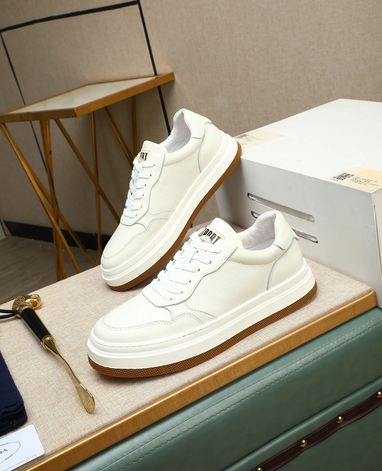 Men's men's shoes 💰440 high-end version. PRADA (Prada) men's casual style, compare the quality at the counter 🧚🏿♂️Imported cowhide fabric 🐎Water-dyed comfortable and soft cowhide lining for feet 🐂Genuine leather outsole with label 🎉 Size 38-44. Can be customized for 45💥🏆